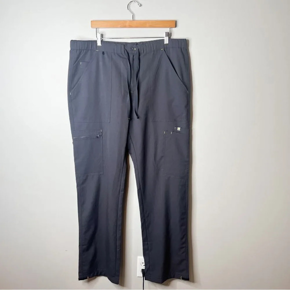 Figs Men’s Tela Gray Cargo Scrub Pants - Picture 1 of 9